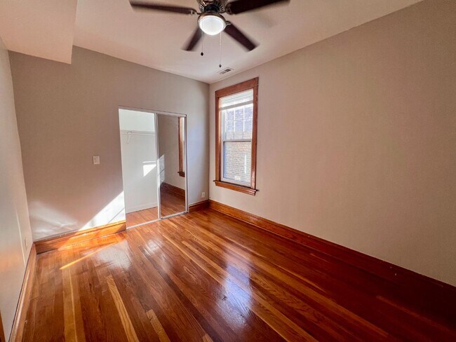 Foto del edificio - 3859 W Wrightwood Ave