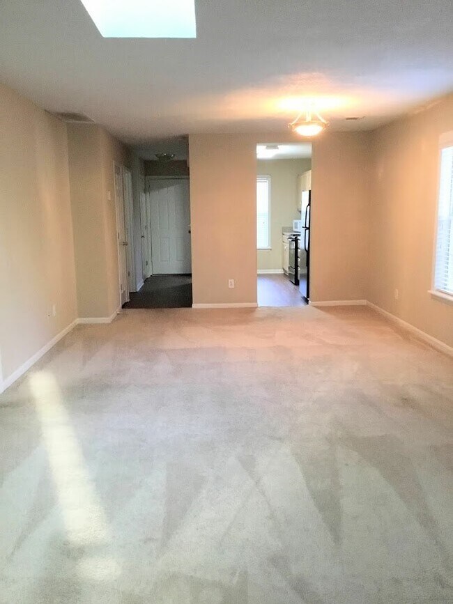 Building Photo - 21 Innisbrook Dr