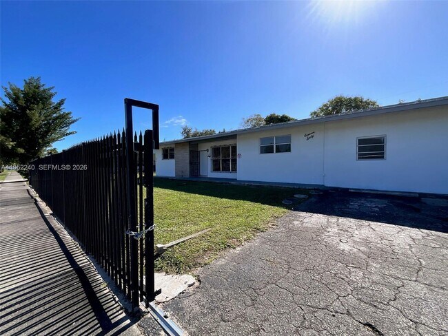 Foto del edificio - 1160 NE 200th Terrace