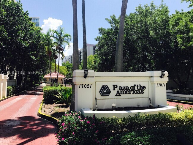 Foto del edificio - 17121 N Bay Rd