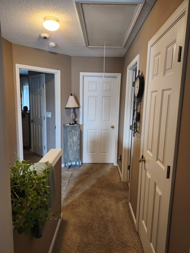 Building Photo - 706 Treyford Dr