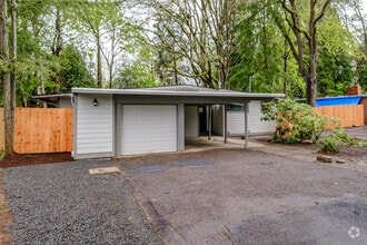 Building Photo - 837 Woodmansee St SE