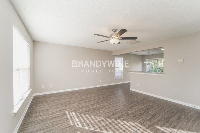 Building Photo - 6201 McIntyre Ridge Dr