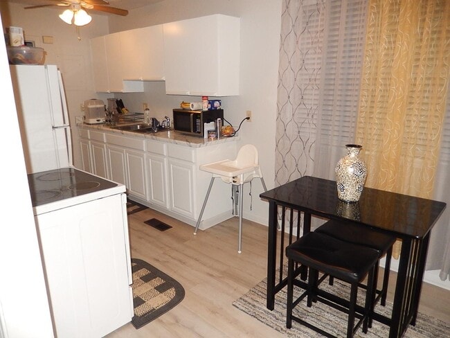 Building Photo - 1409 Glenda Dr