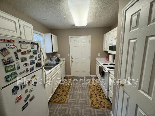 Building Photo - 11341 Clubhaven Pl
