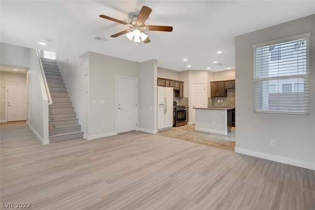 Foto del edificio - 7525 Nicklin St