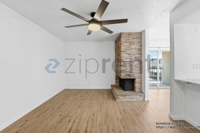 Building Photo - 1620 N Wilmot Rd