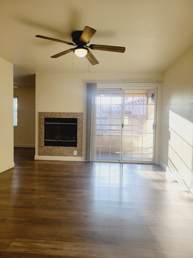 Foto del edificio - 6500 W Lake Mead Blvd