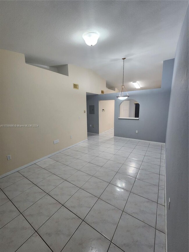 Foto del edificio - 6972 NW 179th St