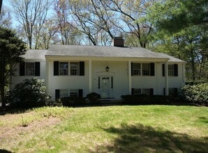 Building Photo - 119 Pine St