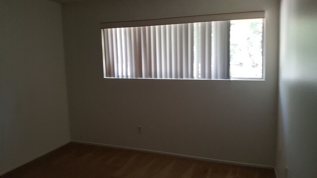 Building Photo - 2 br, 1.5 bath House - 3225 Via Tonga
