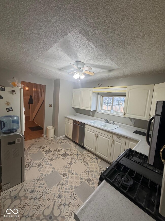 Foto del edificio - 3037 Meredith Ave