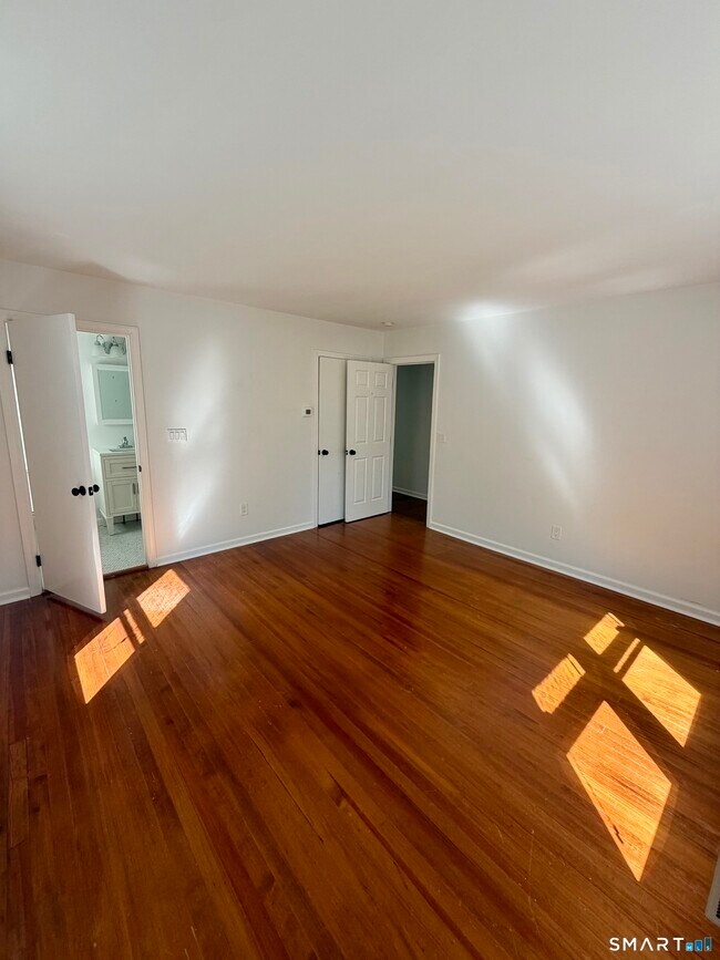 Foto del edificio - 28 Treadwell Ave