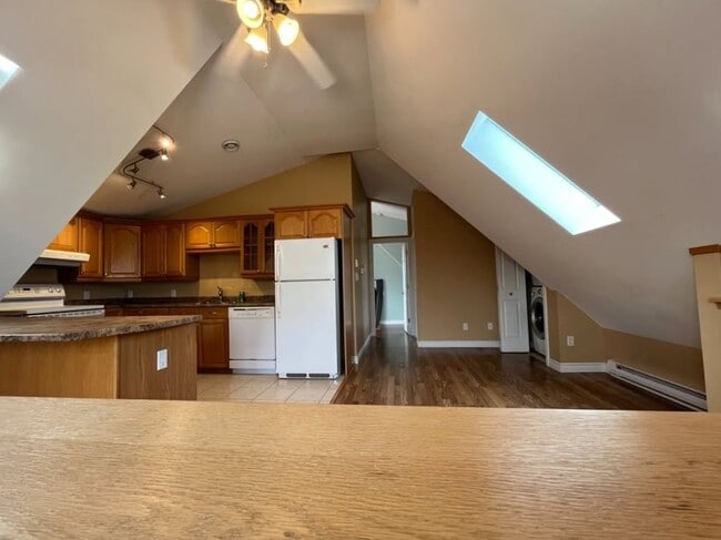 Building Photo - 152 Wesley St