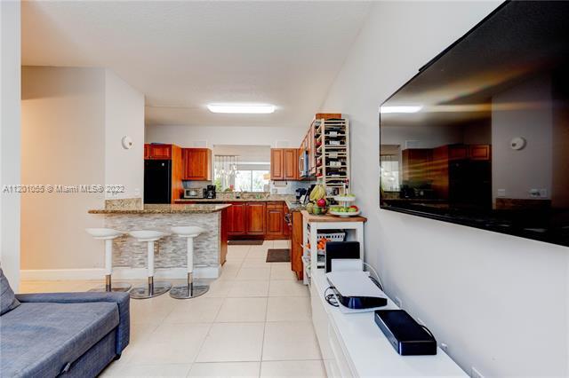 Foto del edificio - 7632 SW 102nd St