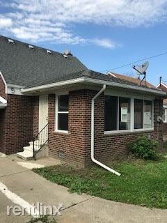 Foto del edificio - 7444 Abington Ave