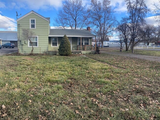 Foto del edificio - 3bed/1bath house on Homedale Rd.