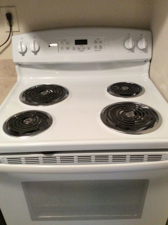 Building Photo - 711 E Leicester Ave