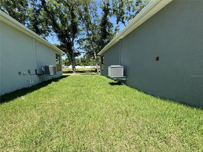 Building Photo - 5310 E Sligh Ave