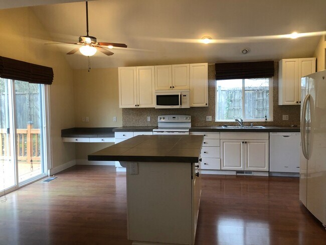 Foto del edificio - In town Poulsbo neighborhood...close to all the schools!