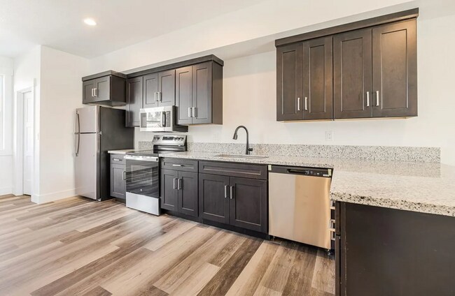 Foto del edificio - 5856 SE 18th St