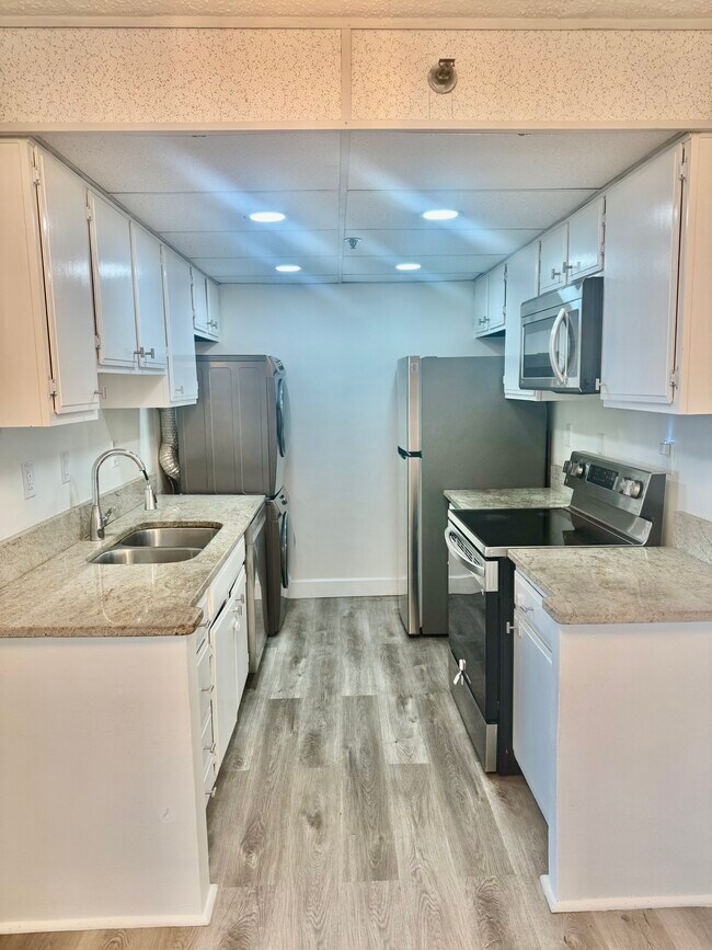 Foto del edificio - 5911 Edsall Rd