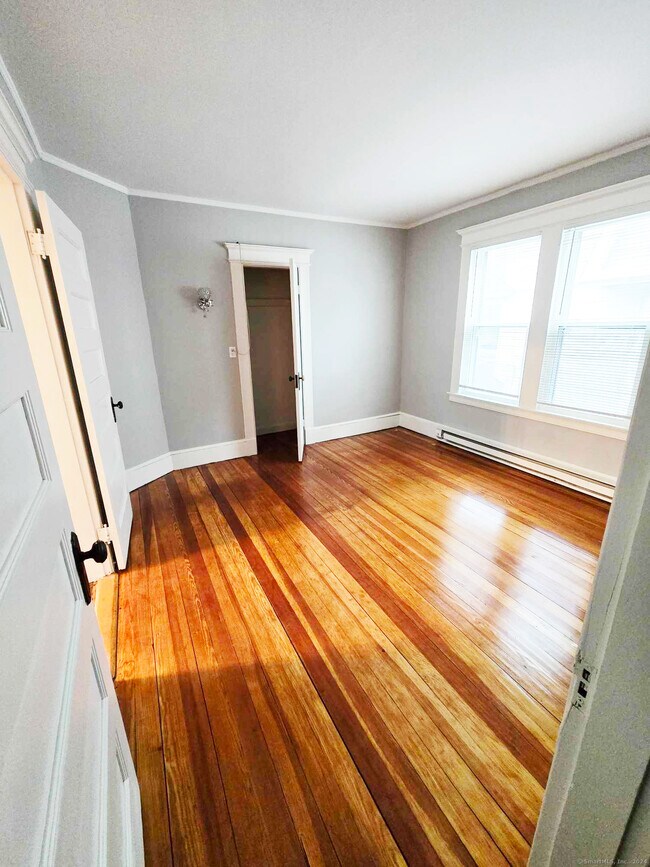 Foto del edificio - 652 Watertown Ave