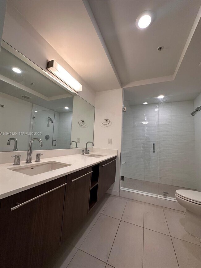 Foto del edificio - 7751 NW 107th Ave