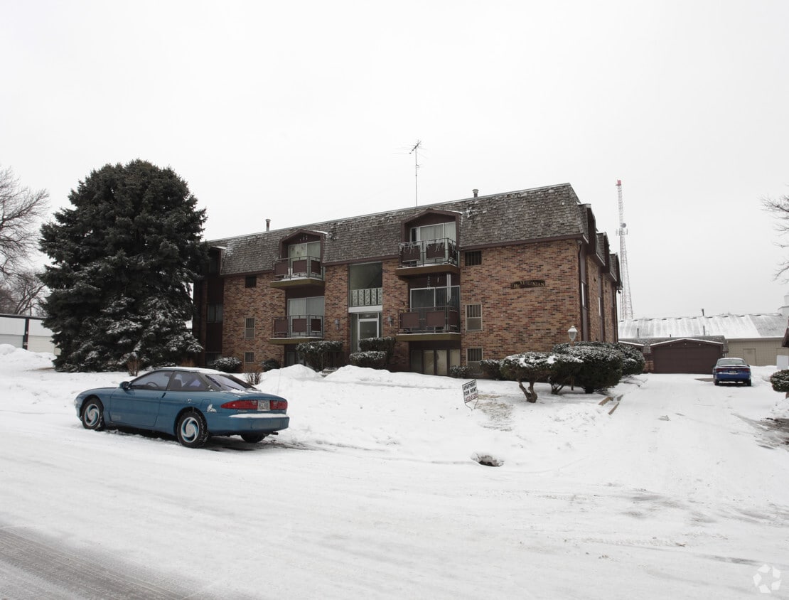 Colonial Courts 3233 3235 S 14th St Lincoln NE 68502 Apartments com Colonial Courts 3233 3235 S 14th St Lincoln NE 68502 Apartments com