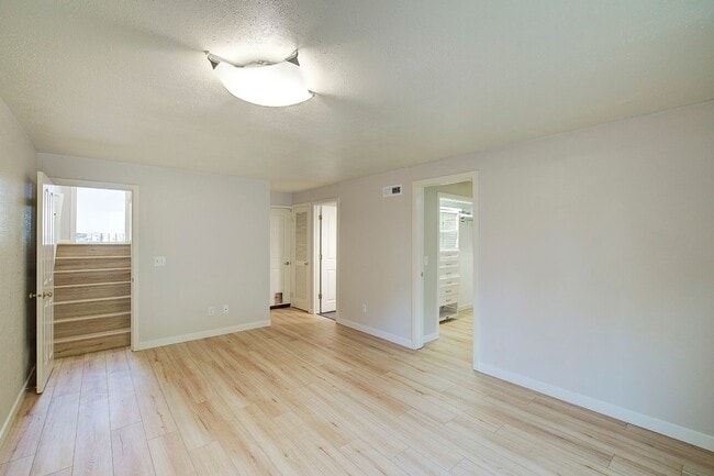 Photo - 2Bd/1.75Ba Kirkland Townhouse