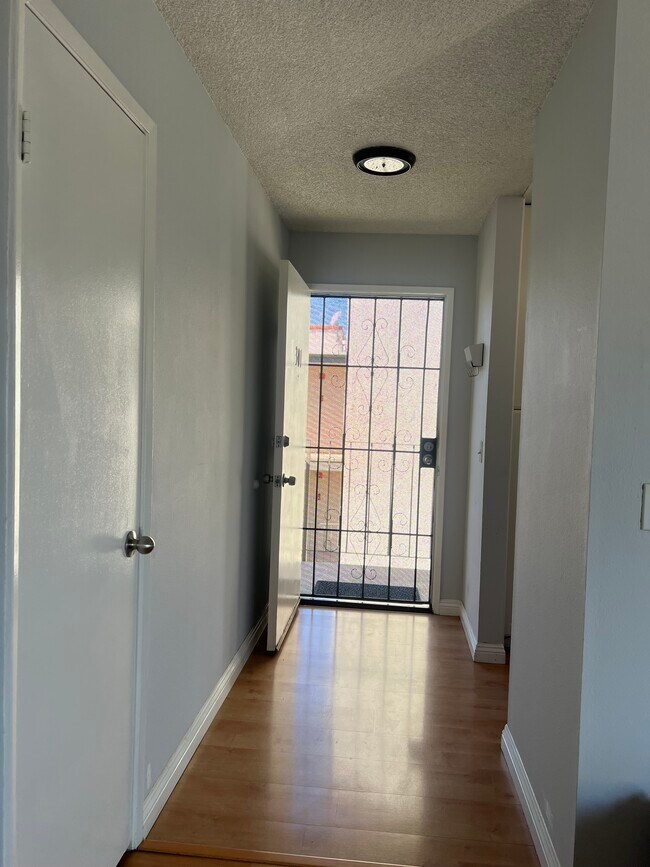 Foto del edificio - 4515 California Ave