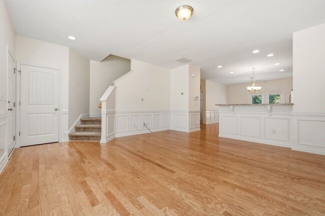Building Photo - 3 Moonbeam Ct