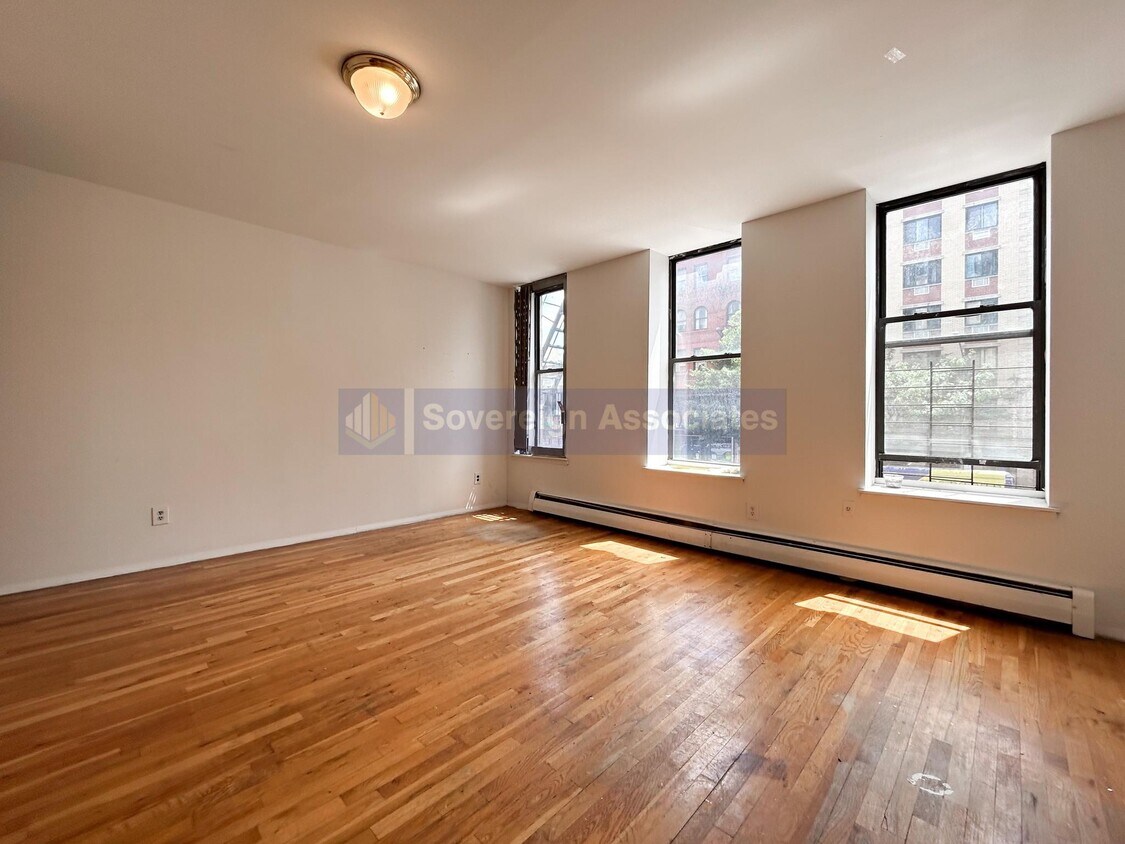 Primary Photo - 243 W 116th St
