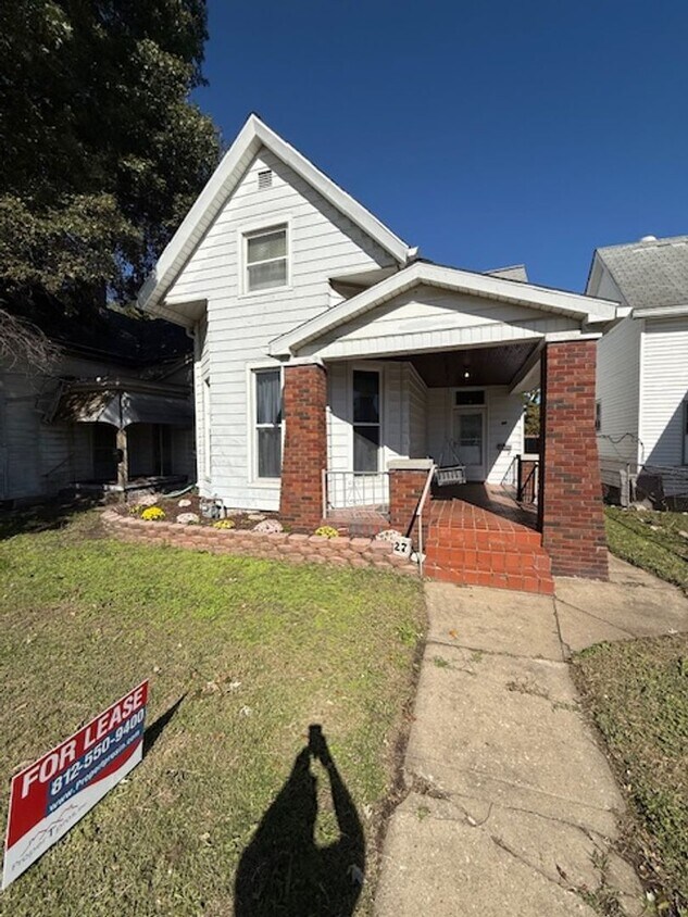 Foto principal - 27 W Delaware St