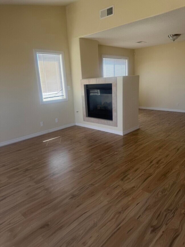 Foto del edificio - 1012 Kiska St NW