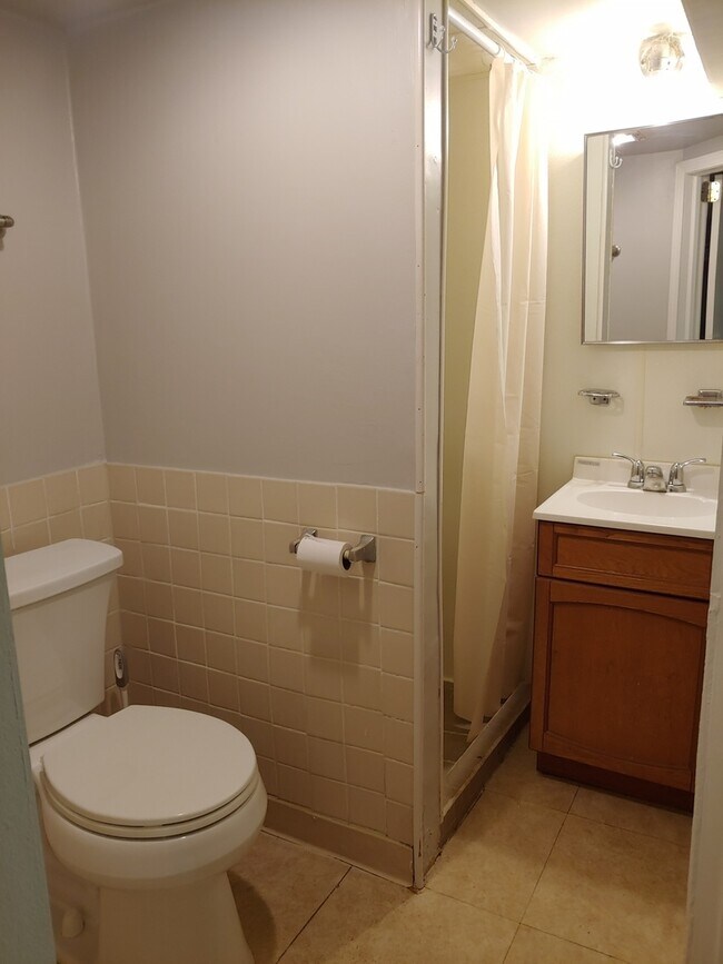 Foto del edificio - 1422 Oakwood Ave