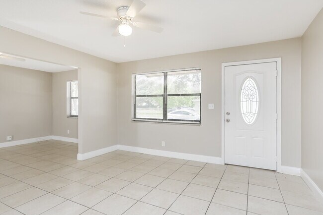 Foto del edificio - 4620 SW 23rd St