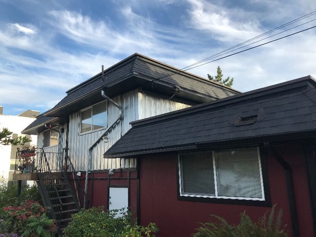 Building Photo - 9552 Interlake Avenue North