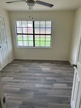 Building Photo - 2318 Kingsdale Dr