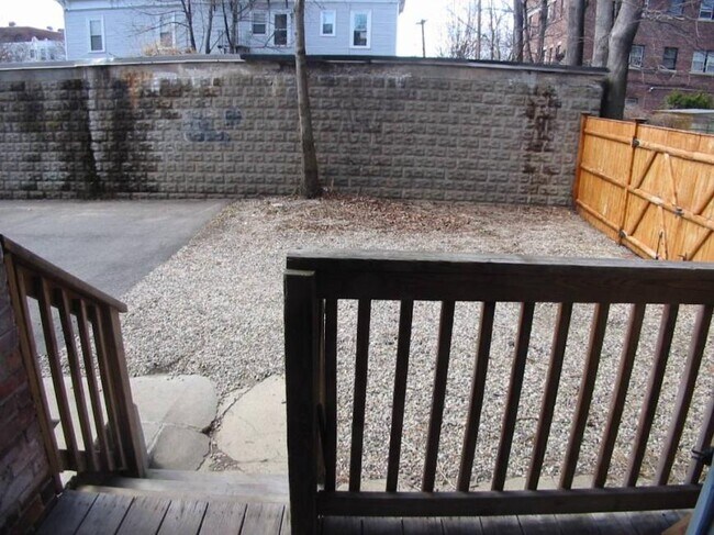 Building Photo - 3.0 bedroom in Cambridge Massachusetts 02139