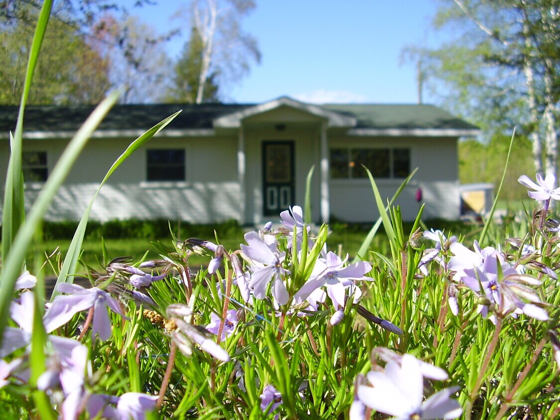 Foto principal - 19348 Maple St
