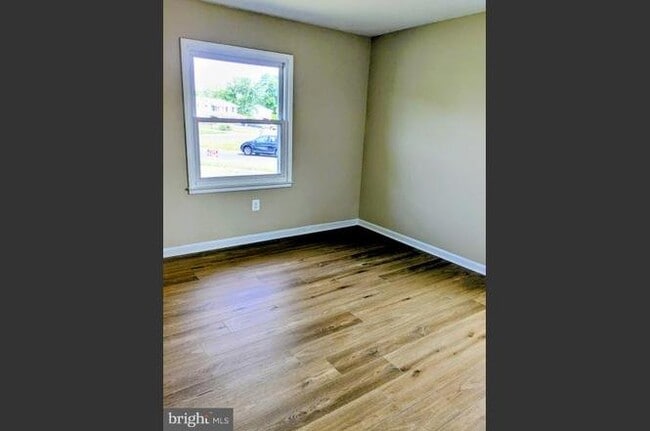 Building Photo - 5001 University Dr
