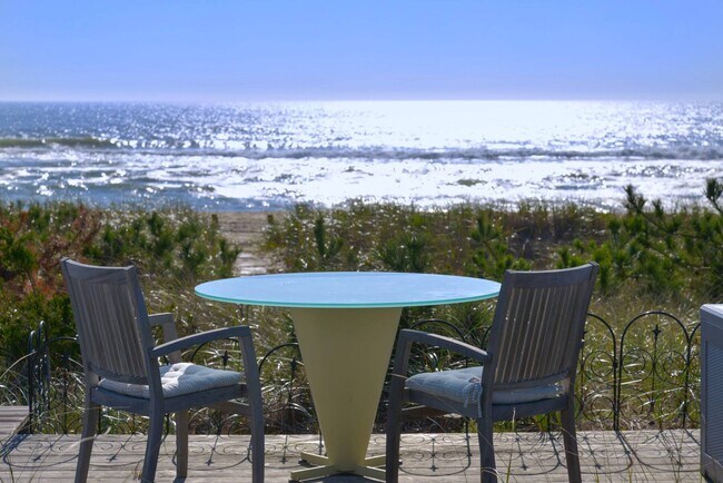 Foto del edificio - 323 Marine Blvd