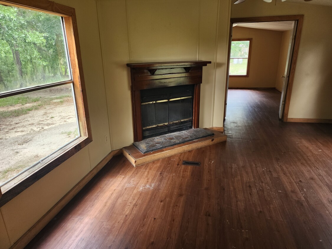 Building Photo - 1456 Old Lovett Rd