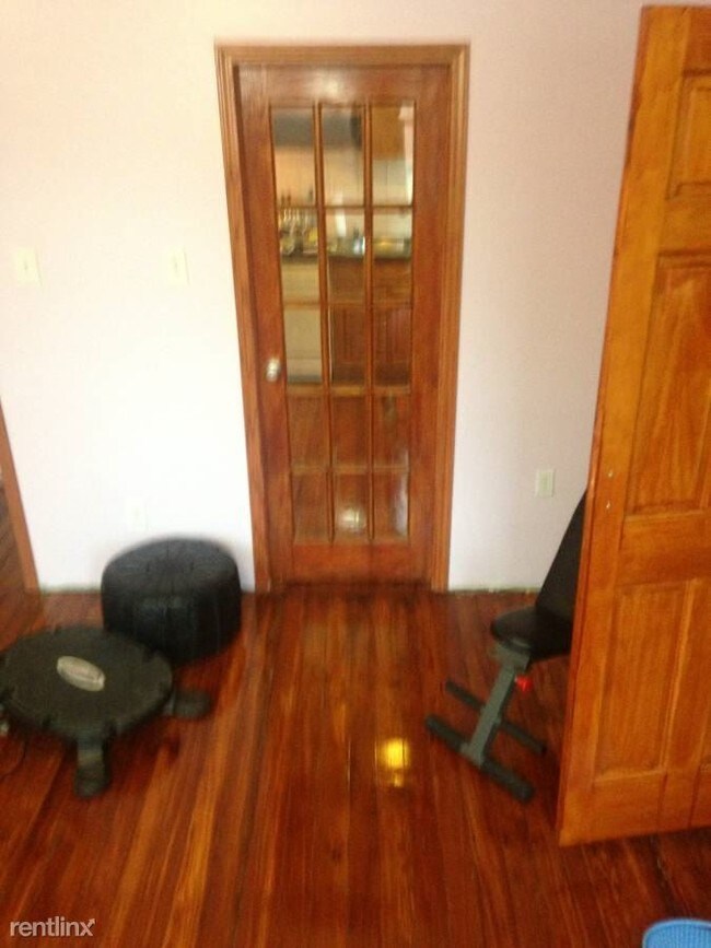Building Photo - 1 br, 1 bath  - 1746 N 16TH ST Unit 1F