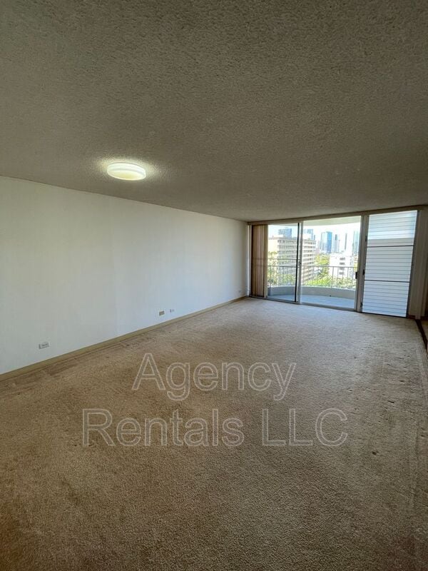 Building Photo - 1018 Lunalilo St