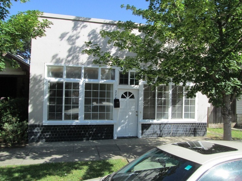 Foto principal - 274 E 8th St