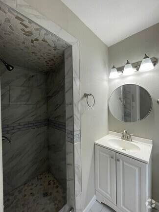 Building Photo - 2721 Ash Park Dr