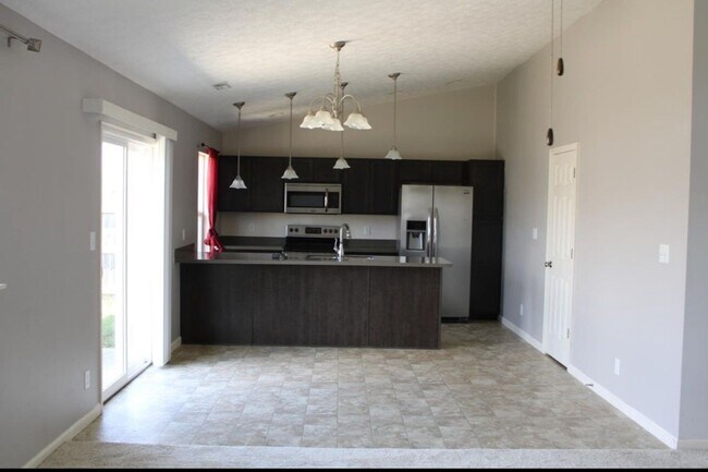 Foto del edificio - BRITTANY CHASE...3 Bedroom 2 Bath