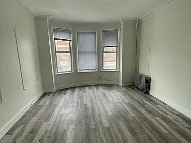 Building Photo - 304 S Orange Ave